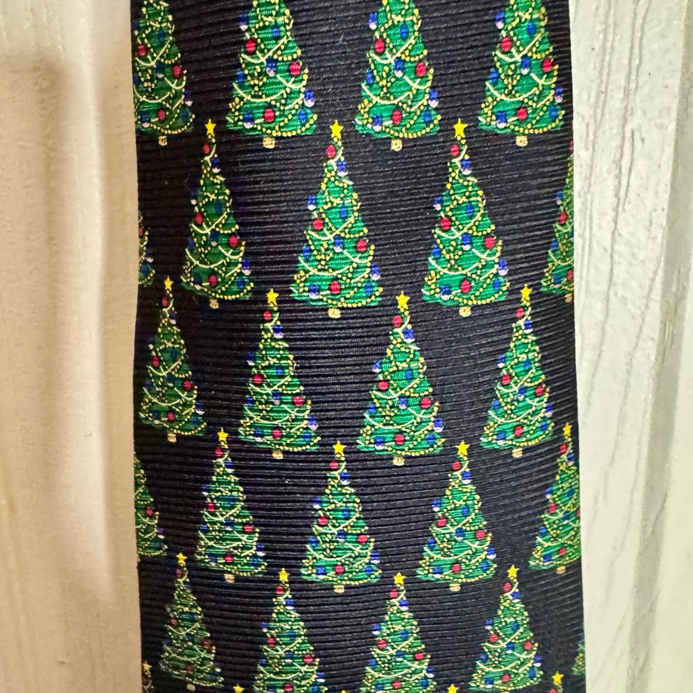 Belk Black and Green Handmade Christmas Tree Pattern Tie